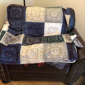 Duvet cover a lighter cotton material (( than the previous item